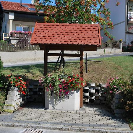 Helle, Offene Dachgeschosswohnung Mit Terrasse Oberloisdorf Esterno foto