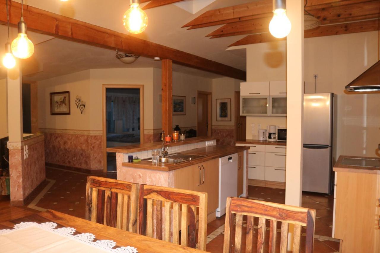 Helle, Offene Dachgeschosswohnung Mit Terrasse Oberloisdorf Esterno foto