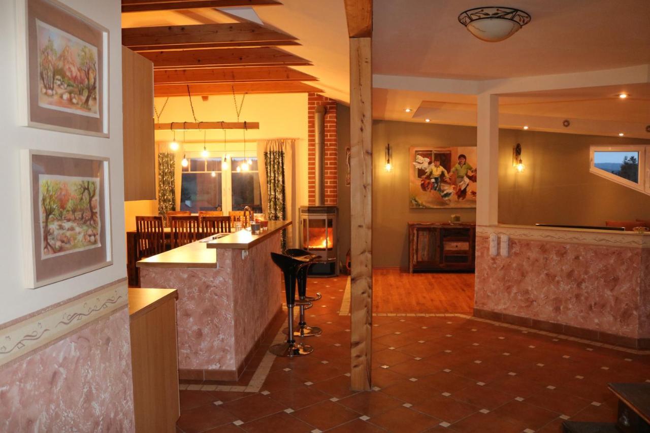 Helle, Offene Dachgeschosswohnung Mit Terrasse Oberloisdorf Esterno foto