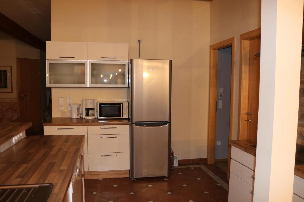 Helle, Offene Dachgeschosswohnung Mit Terrasse Oberloisdorf Esterno foto