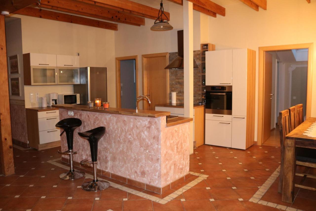 Helle, Offene Dachgeschosswohnung Mit Terrasse Oberloisdorf Esterno foto