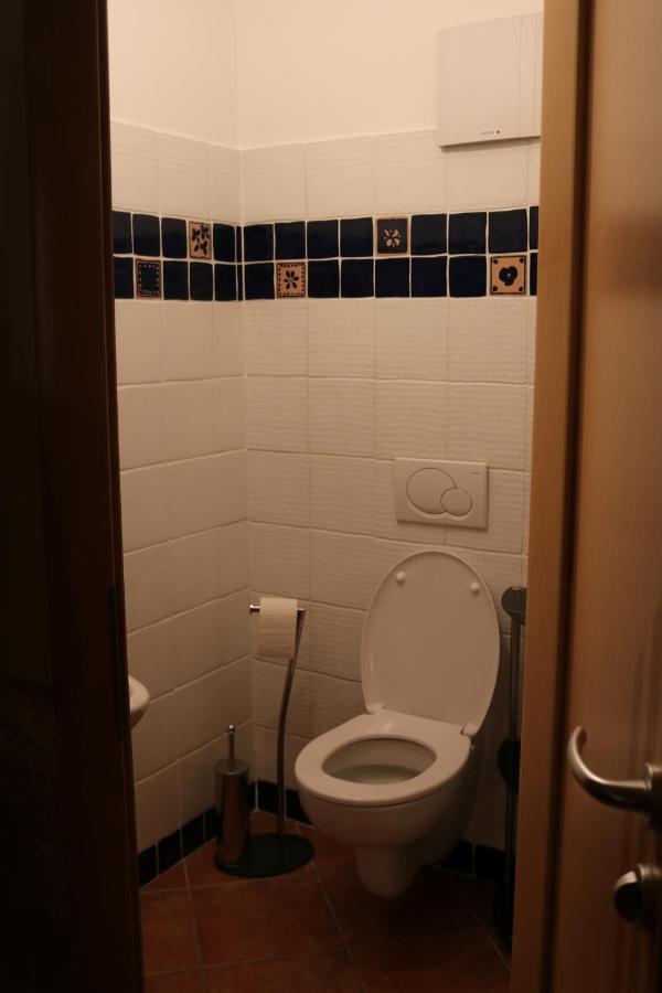 Helle, Offene Dachgeschosswohnung Mit Terrasse Oberloisdorf Esterno foto