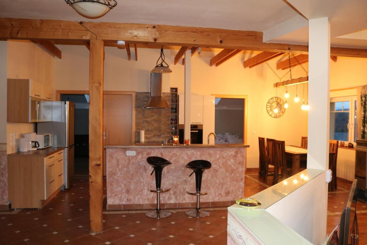 Helle, Offene Dachgeschosswohnung Mit Terrasse Oberloisdorf Esterno foto
