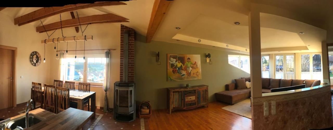 Helle, Offene Dachgeschosswohnung Mit Terrasse Oberloisdorf Esterno foto