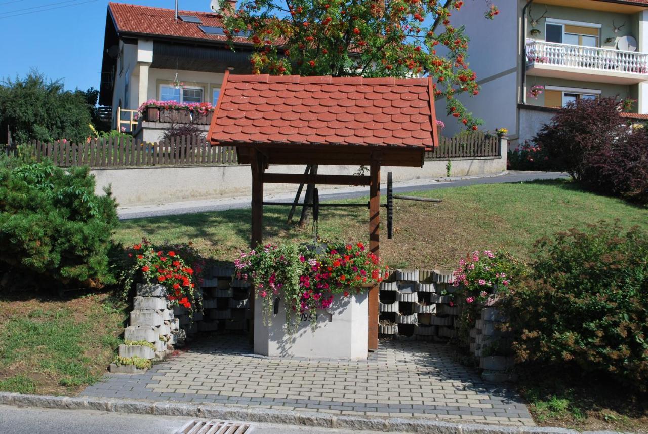 Helle, Offene Dachgeschosswohnung Mit Terrasse Oberloisdorf Esterno foto