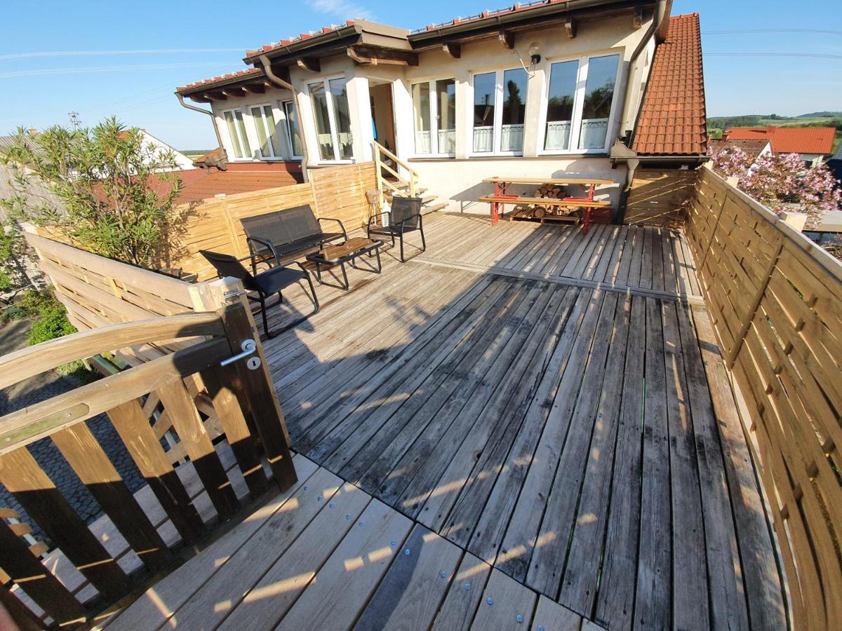 Helle, Offene Dachgeschosswohnung Mit Terrasse Oberloisdorf Esterno foto