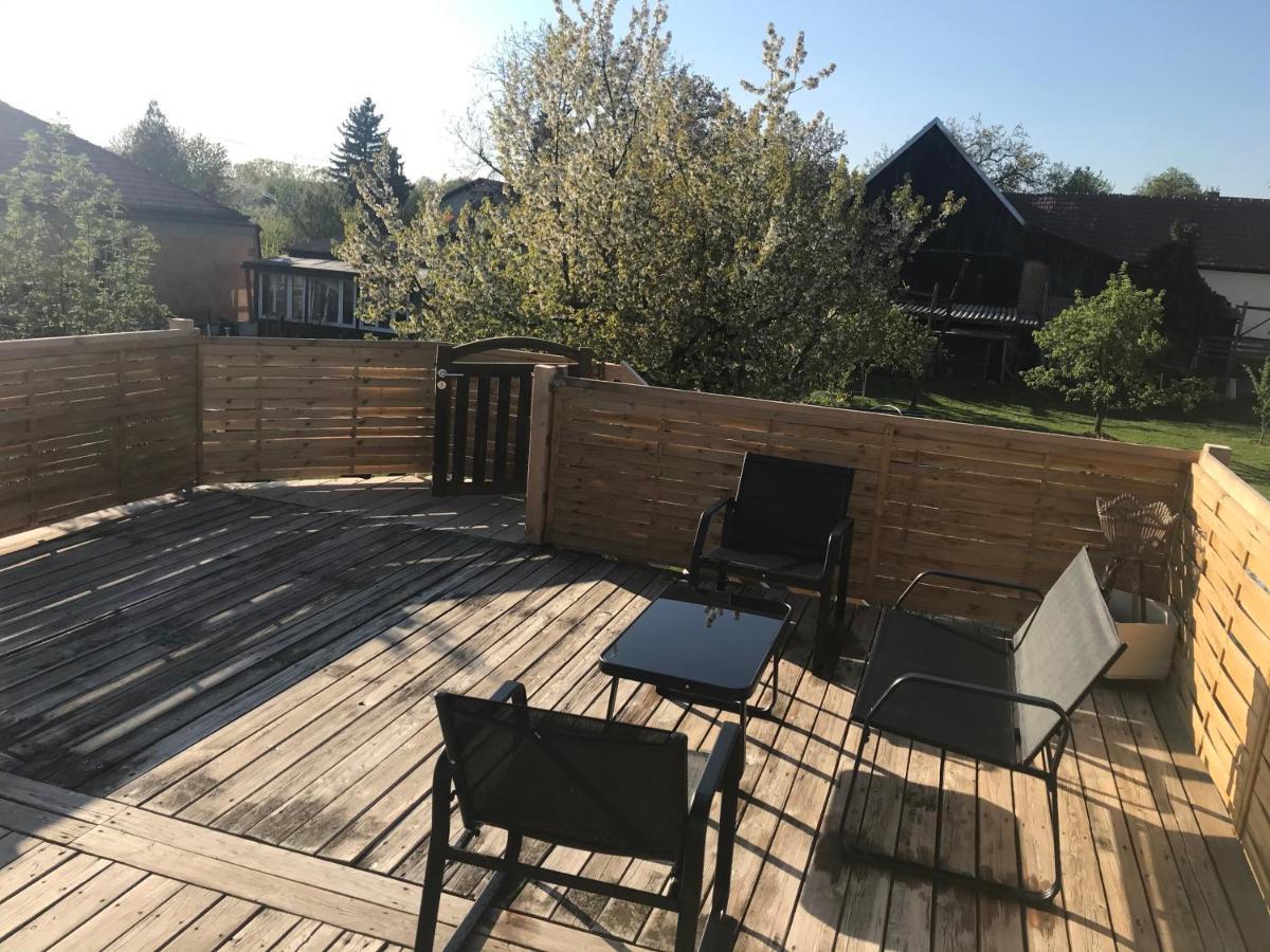 Helle, Offene Dachgeschosswohnung Mit Terrasse Oberloisdorf Esterno foto